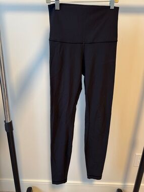 LuLuLemon Wunder Train Size 6